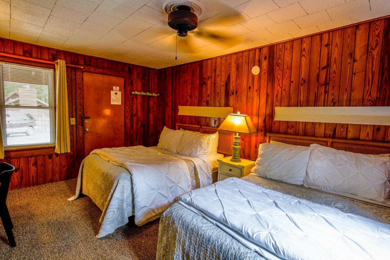 Mountainaire Inn And Log Cabins Блоуинг-Рок Экстерьер фото