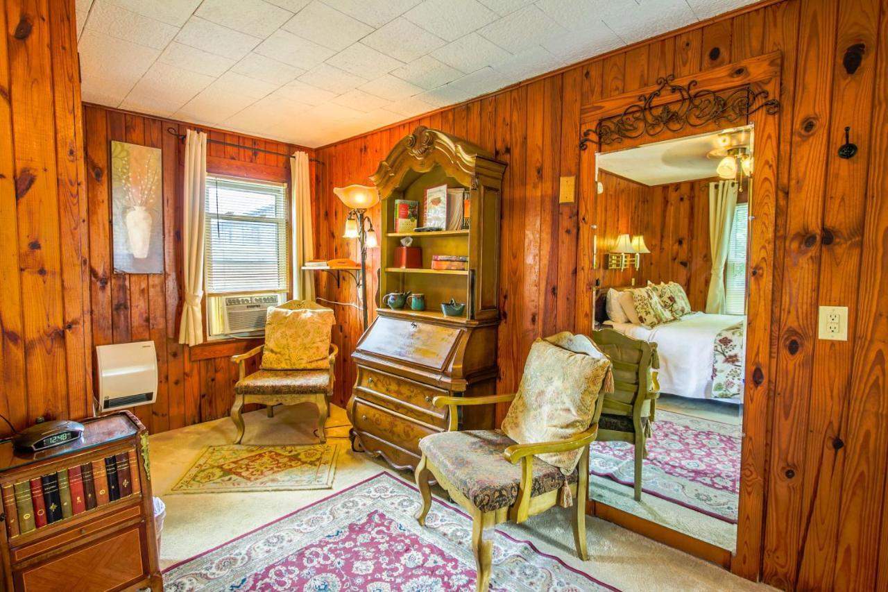 Mountainaire Inn And Log Cabins Блоуинг-Рок Экстерьер фото