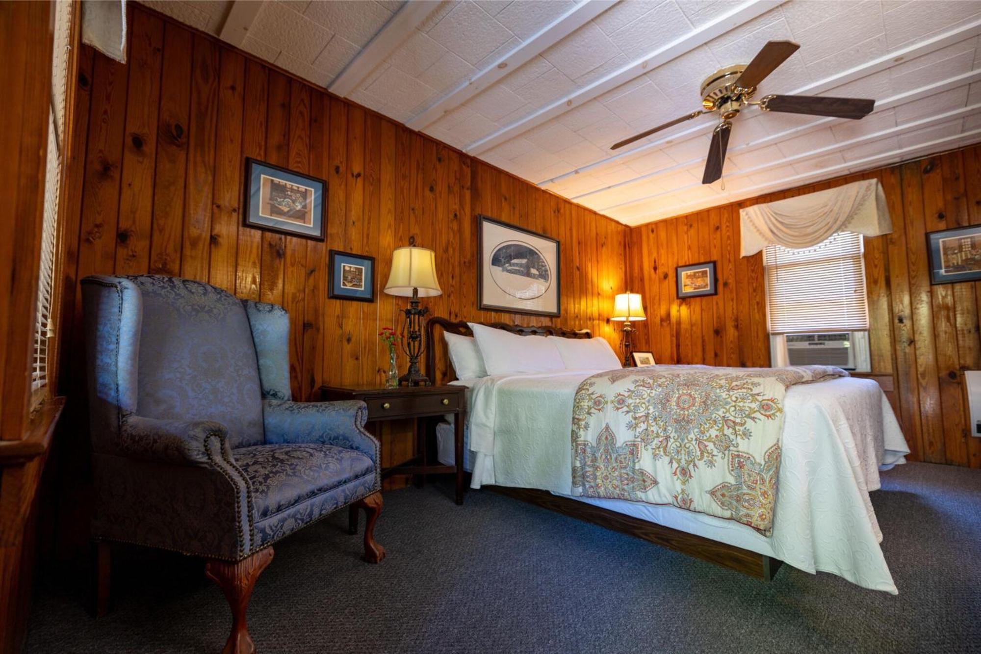 Mountainaire Inn And Log Cabins Блоуинг-Рок Экстерьер фото