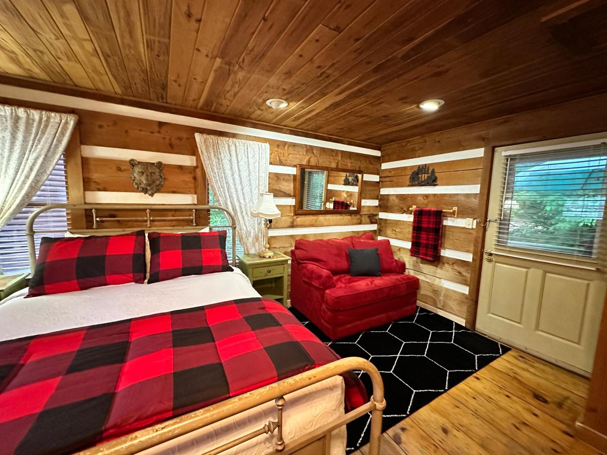 Mountainaire Inn And Log Cabins Блоуинг-Рок Экстерьер фото
