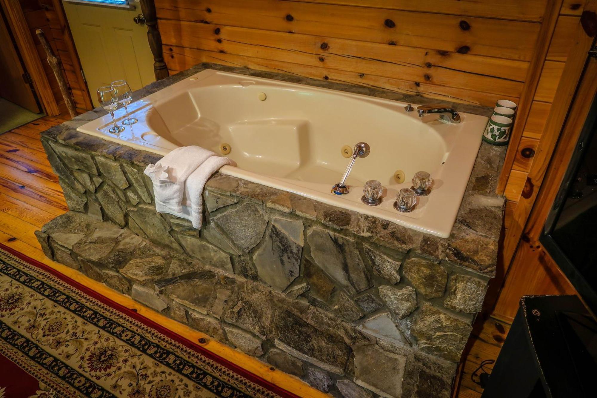Mountainaire Inn And Log Cabins Блоуинг-Рок Экстерьер фото